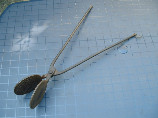 altes Zangenwaffeleisen